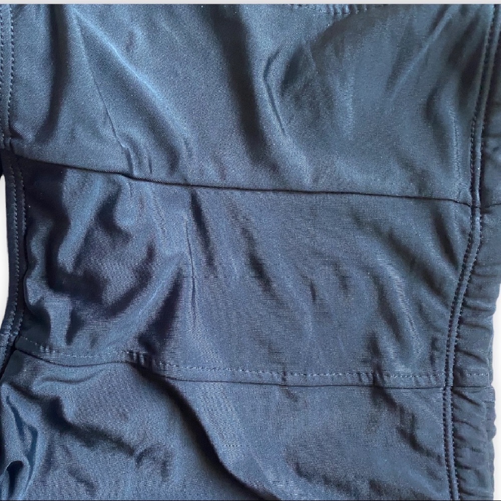 High-Waisted Bikini Bottoms | Streamlined and Slimming. - Picture 4 of 7